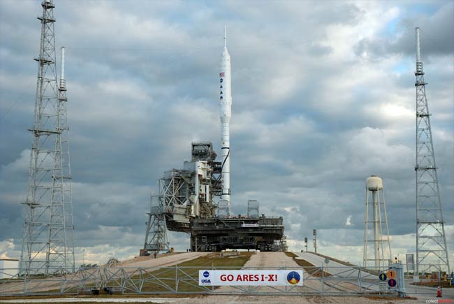 White House Panel Backs Commercial Alternatives to NASA's New Rocket
